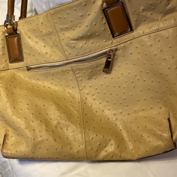 Rowallan Women’s Genuine Leather Shoulder Bag - Picture 3 of 9